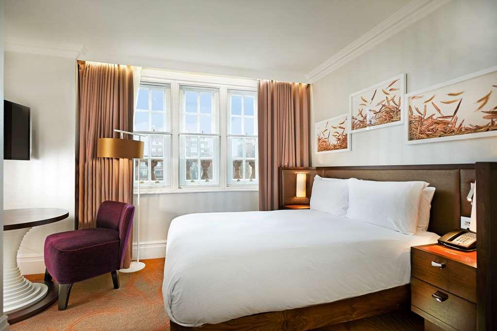 Hilton Hyde Park Hotel 4*